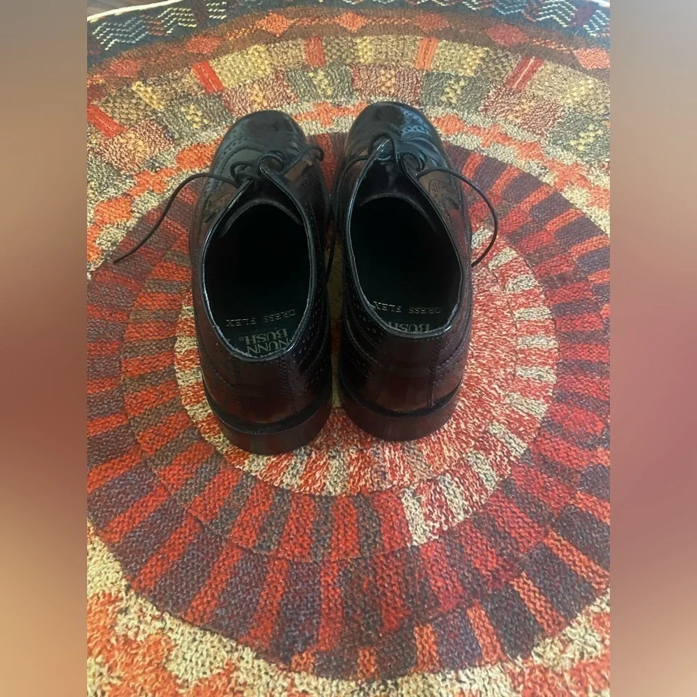 Nunn Bush dress flex oxfords